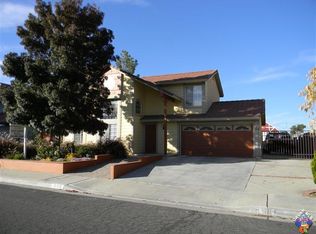 233 E Avenue R2, Palmdale, CA 93550