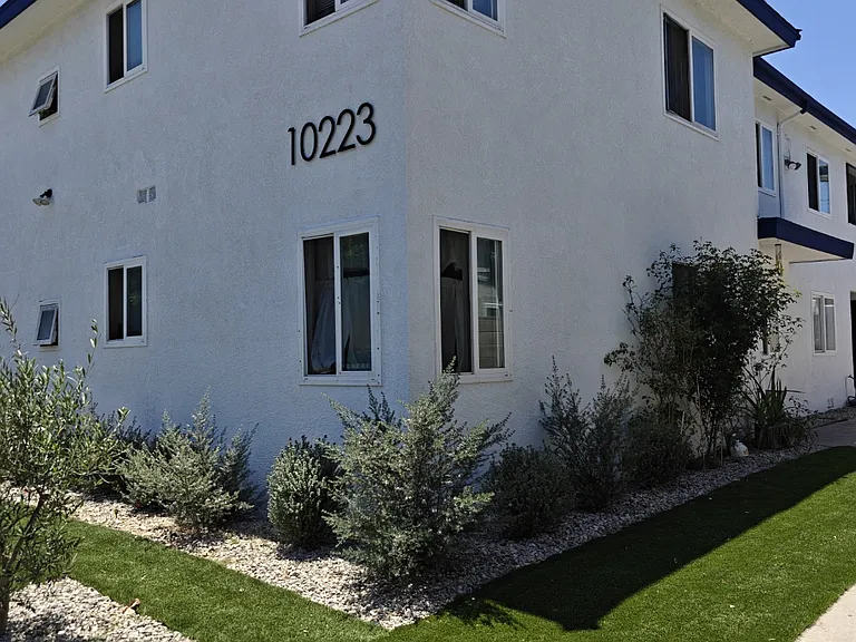10223 Darby Ave #4 — Photo 11