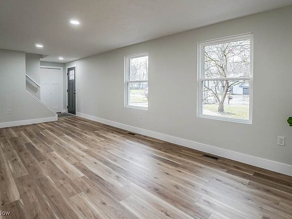 2nd image of 86 Marwyck Dr