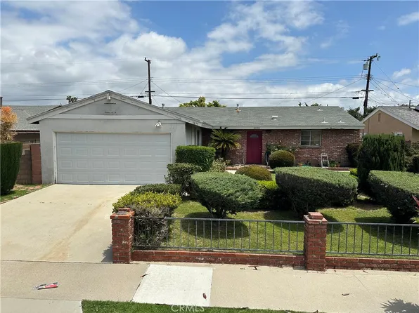 10392 Lorraine Ln, Cypress, CA 90630