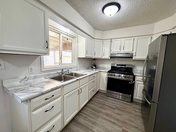 4th image of 1630 Harper Dr