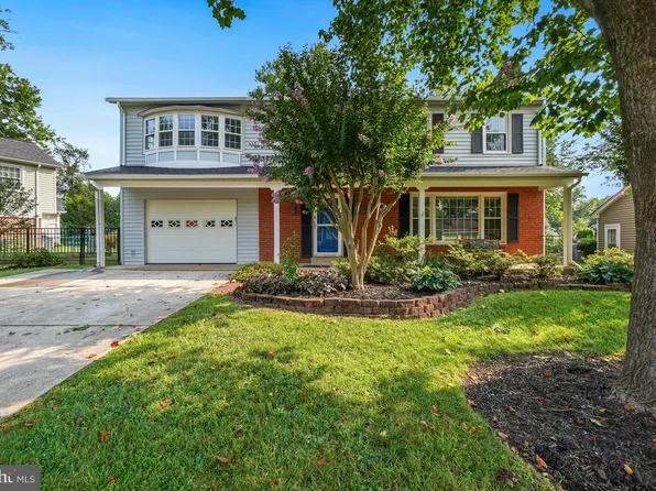 5714 Broadmoor St, Alexandria, VA 22315