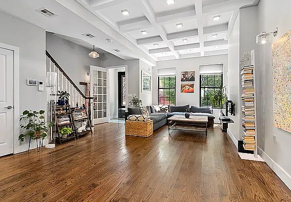 4th image of 41 Woodbine St #2
