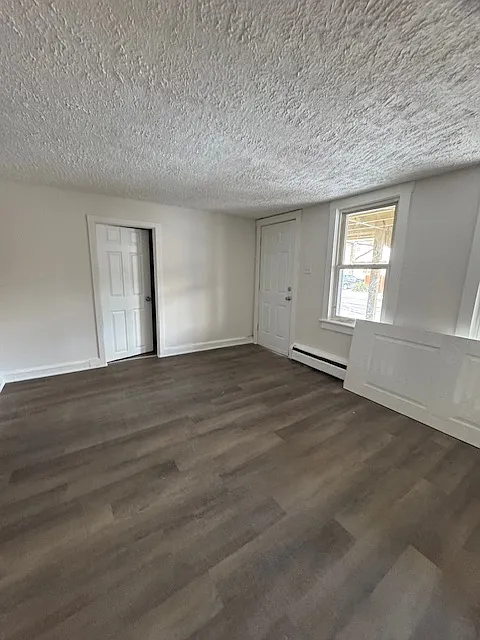 2 bed, 800 sqft, $1,000 — Photo 3