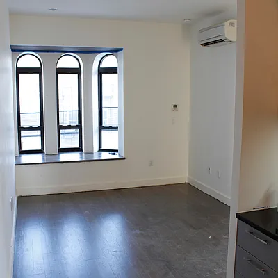 Rented by Nooklyn NYC LLC | media 37