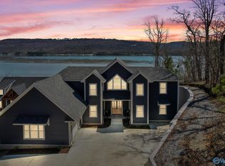711 Monte Sano Dr, Scottsboro, AL 35769