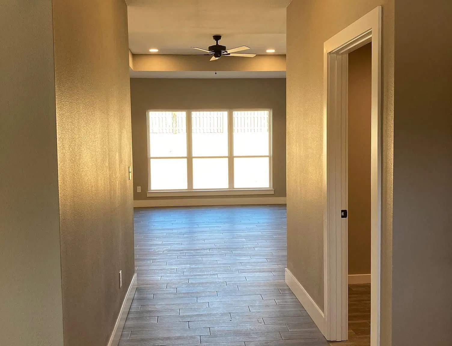3 bed, 2.0 bath, 1550 sqft, $2,295 — Photo 3
