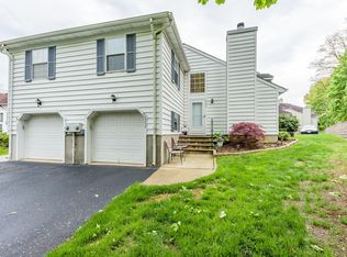 2202 Buckingham Cir, Middletown, NJ 07748