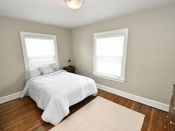3rd image of 2241 Delaware Dr #1