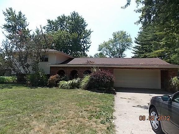 2nd image of 5741 Lake Circle Dr