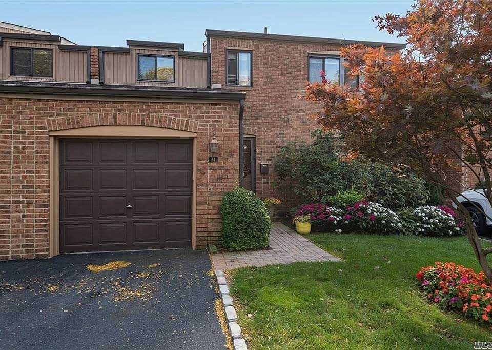 1st image of 34 Windsor Gate Dr