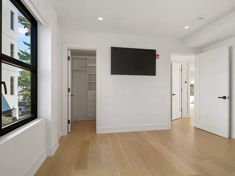 116 Sherman St — Photo 25