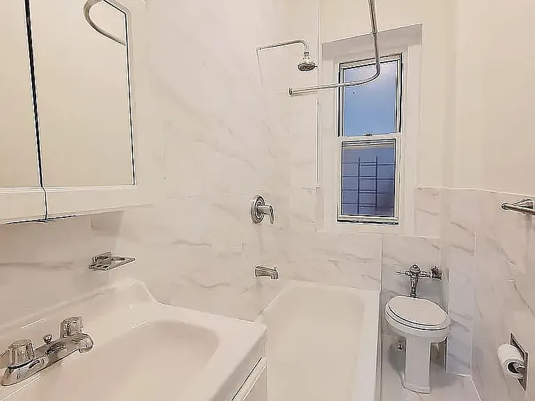 201 W 115th St #1E — Photo 11