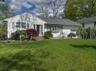 24 Lake Park Dr, Piscataway, NJ 08854