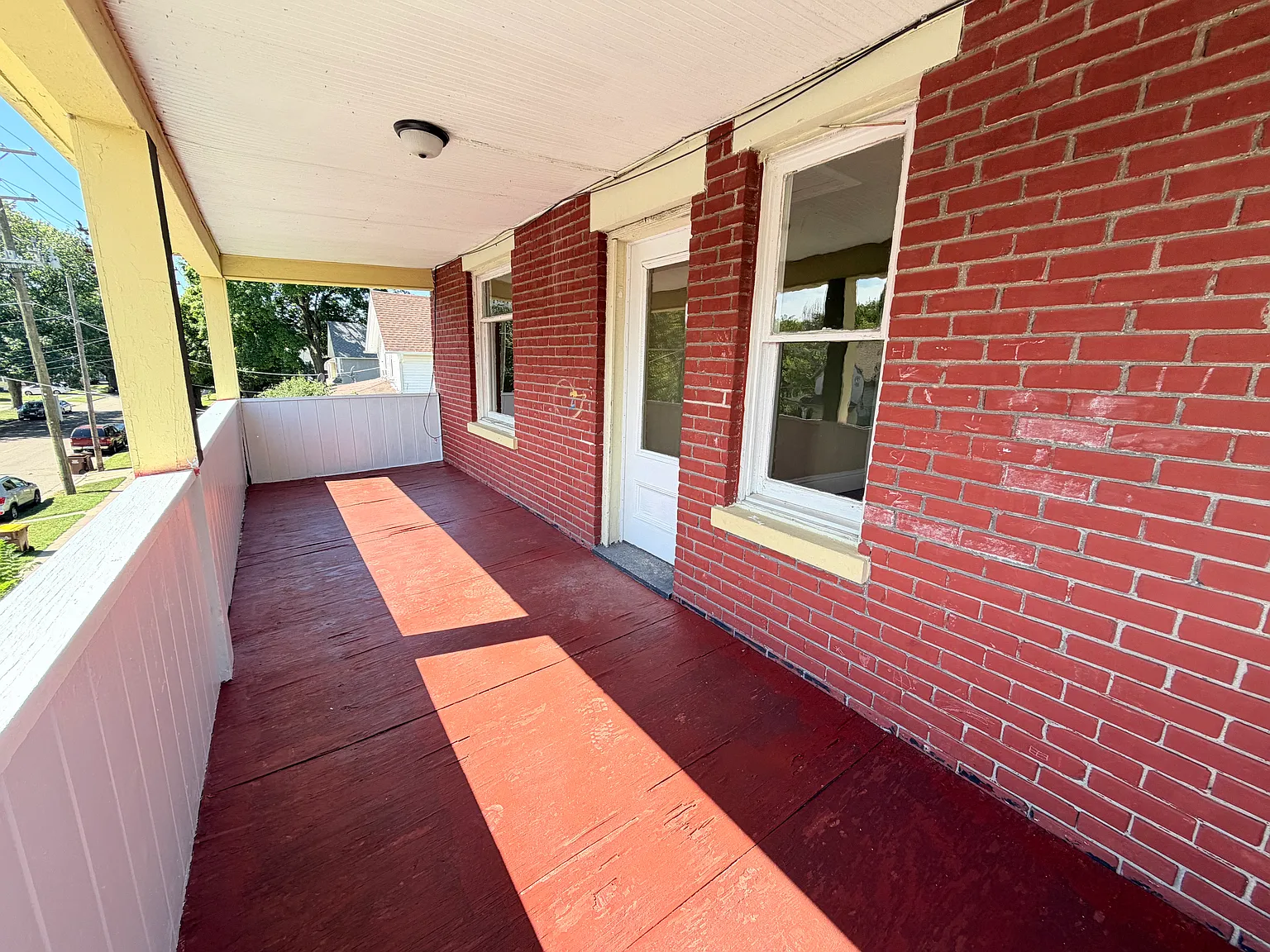 3 bed, 1000 sqft, $1,400 — Photo 1