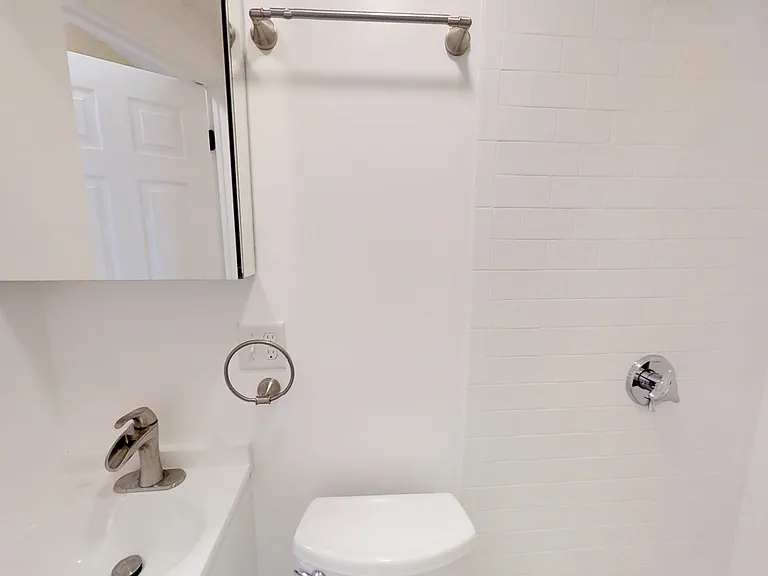 50 Lowell St #3 — Photo 10