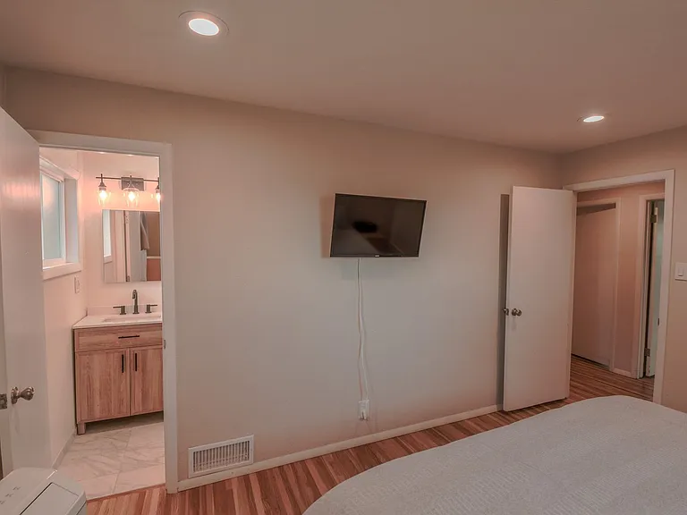 9501 Arvilla Ave NE — Photo 26