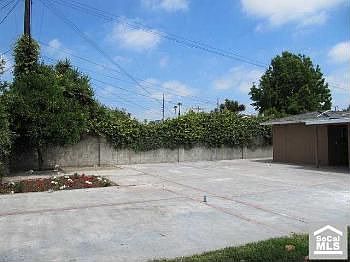5th image of 131 W Tiller Ave