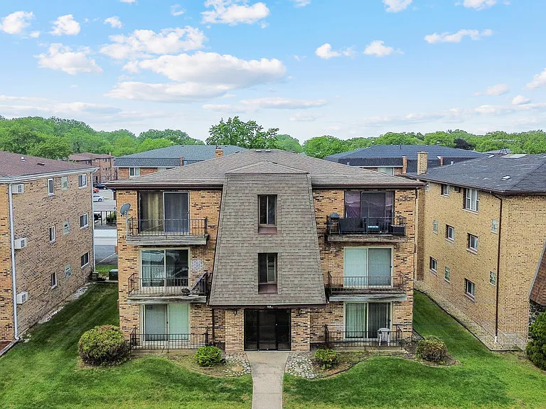 668 Clyde Ave — Photo 18