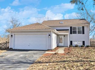 717 Nottingham Ct, Island Lake, IL 60042