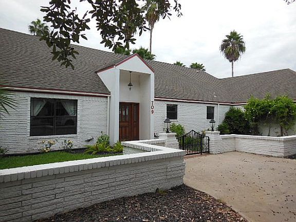 2nd image of 709 Palm Valley Dr E