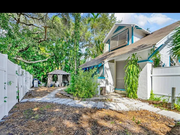 875 SW 13th Ave — Photo 33