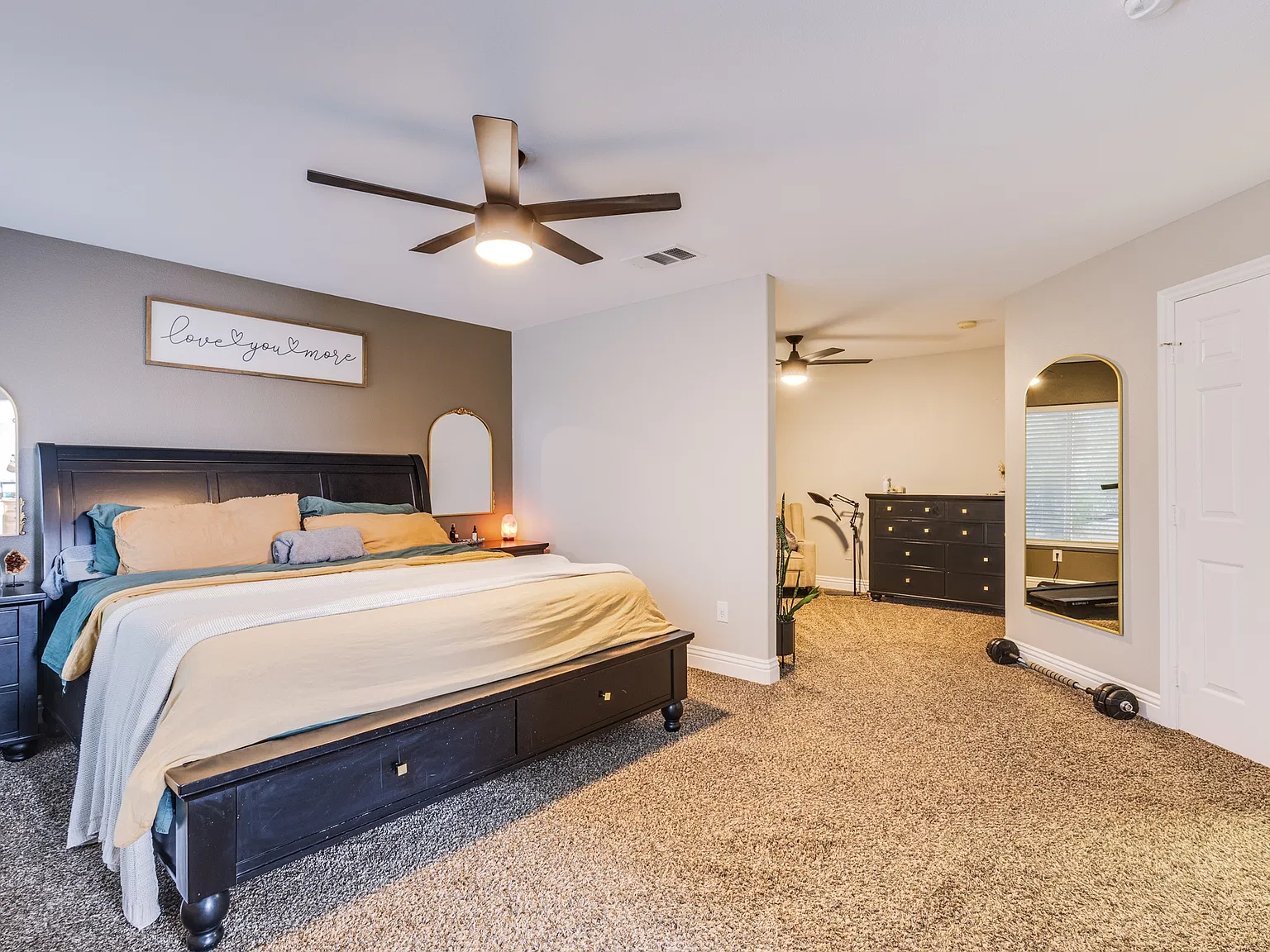 4 bed, 2370 sqft, $3,000 — Photo 2