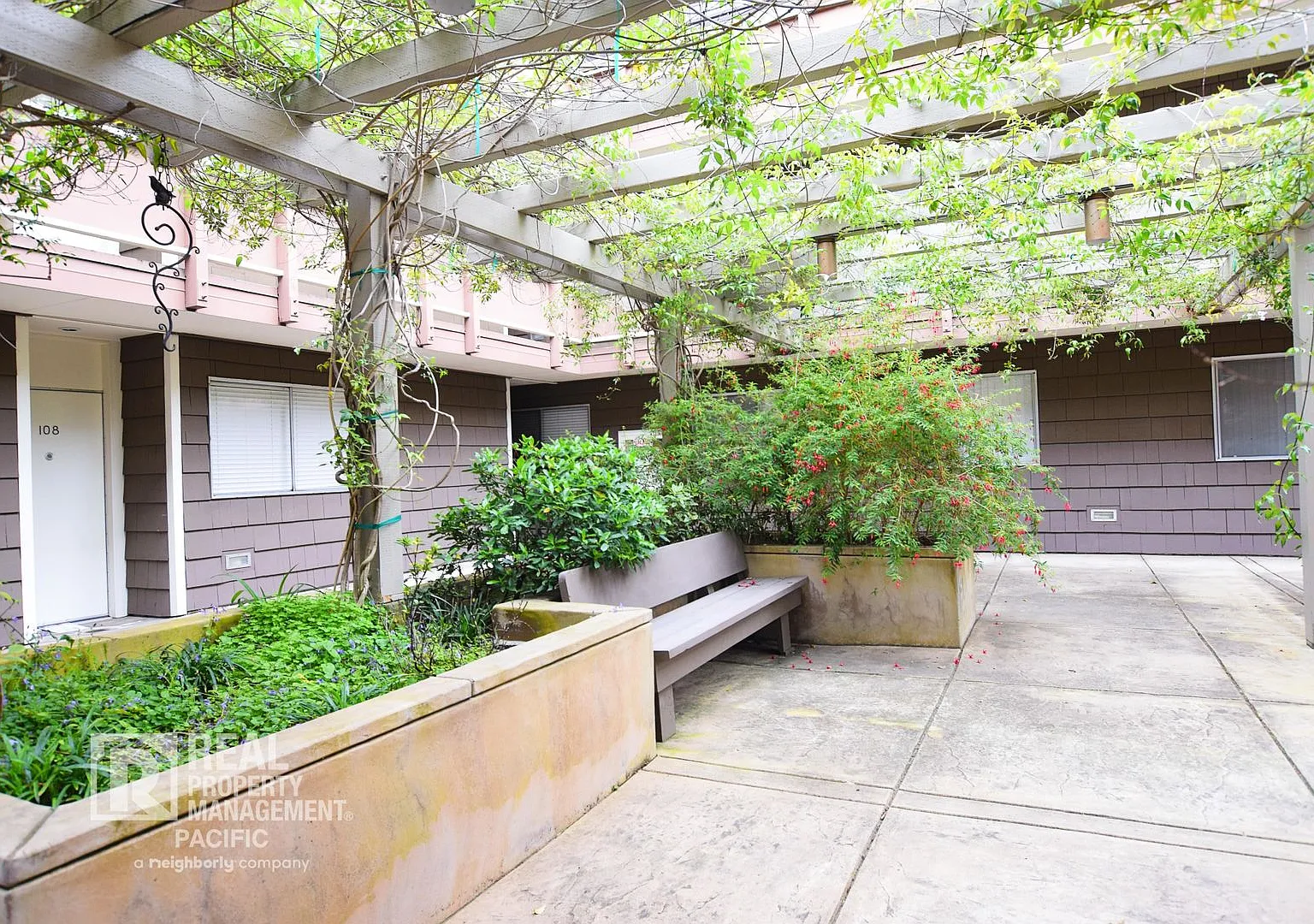 Sunny 2 bedroom in Mark Twain Building — Photo 2