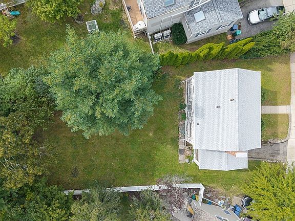 3rd image of 106 Walnut Hill Rd