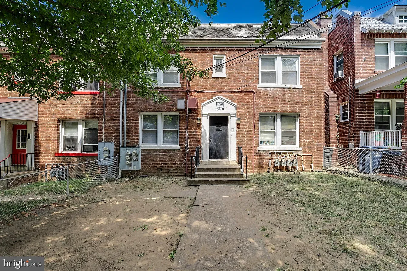 1 bed, 3044 sqft, $1,600 — Photo 1