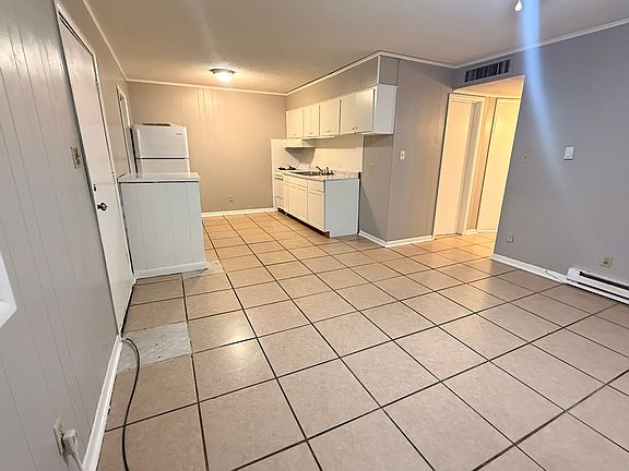 3rd image of 1600 Brentwood Dr APT 108