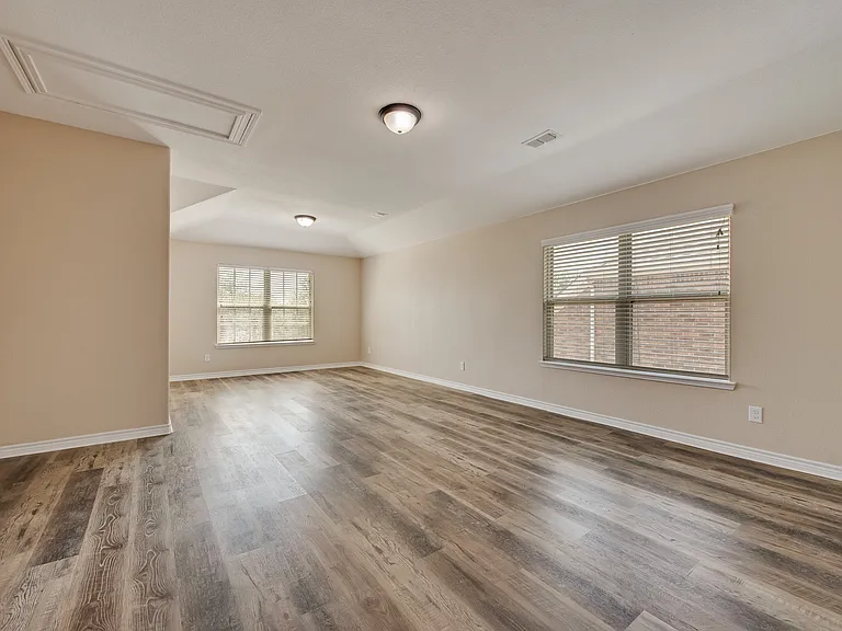 1900 Abby Creek Dr — Photo 8