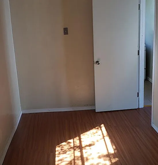 1714 E Glenoaks Blvd #4 — Photo 6