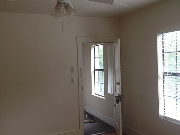 3rd image of 504 Beverly St APT 2