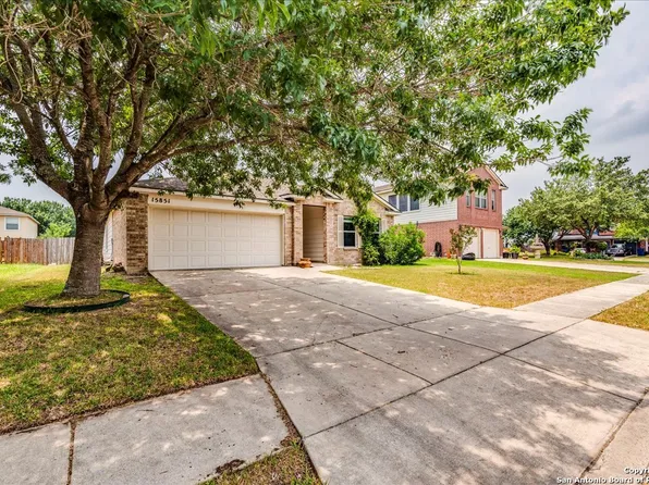 15851 BORWICK LN, Selma, TX 78154