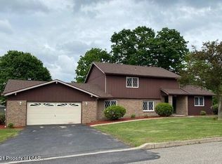 959 Pinecrest Rd, Hazleton, PA 18202