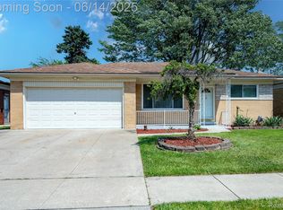 30320 Moulin Ave, Warren, MI