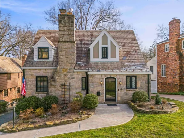847 Country Club Dr, Pittsburgh, PA 15228