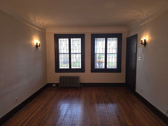3rd image of 843 Beaconsfield Ave APT 1N