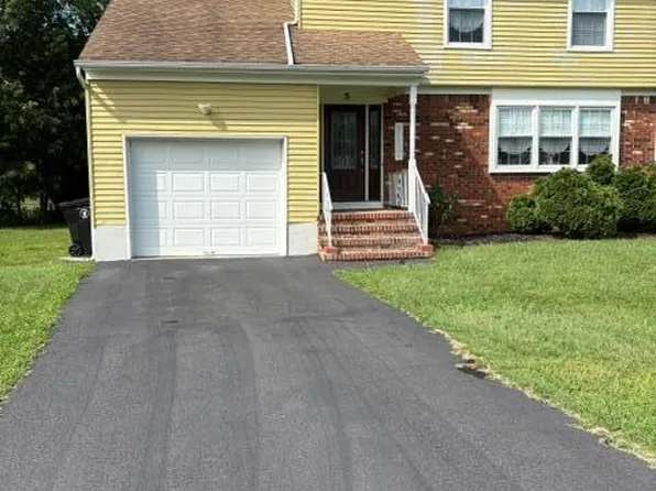 5 Bonnie Dr, North Middletown, NJ 07748