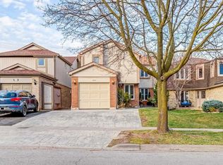 1843 Cricket Ln, Pickering, ON L1V3N3