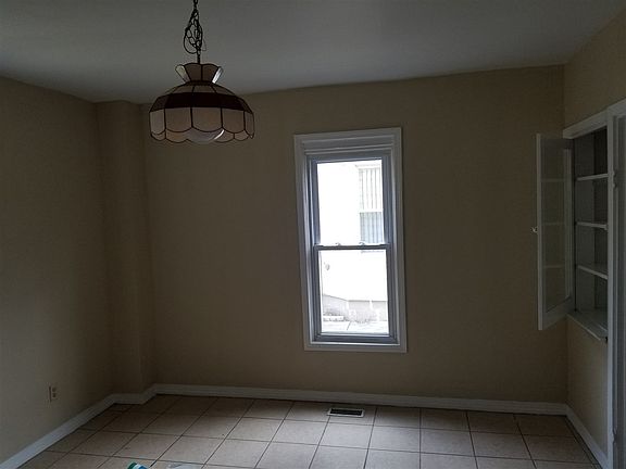 4th image of 1313 E Dubail St