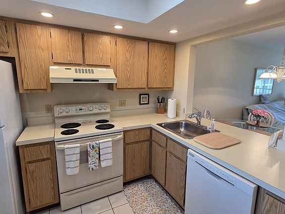 2nd image of 1014 Manatee Rd APT F303