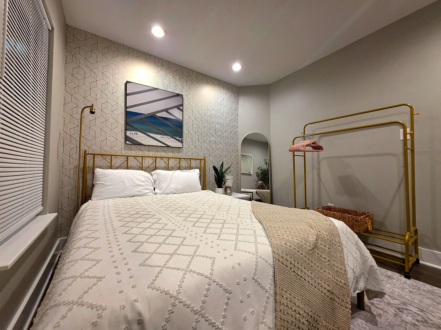4 bed, 2.0 bath, 1228 sqft, $1,035 — Photo 2