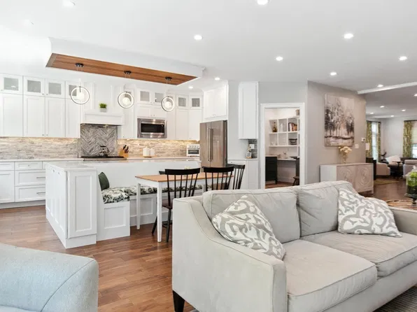 60 Claybrook Rd, Dover, MA 02030