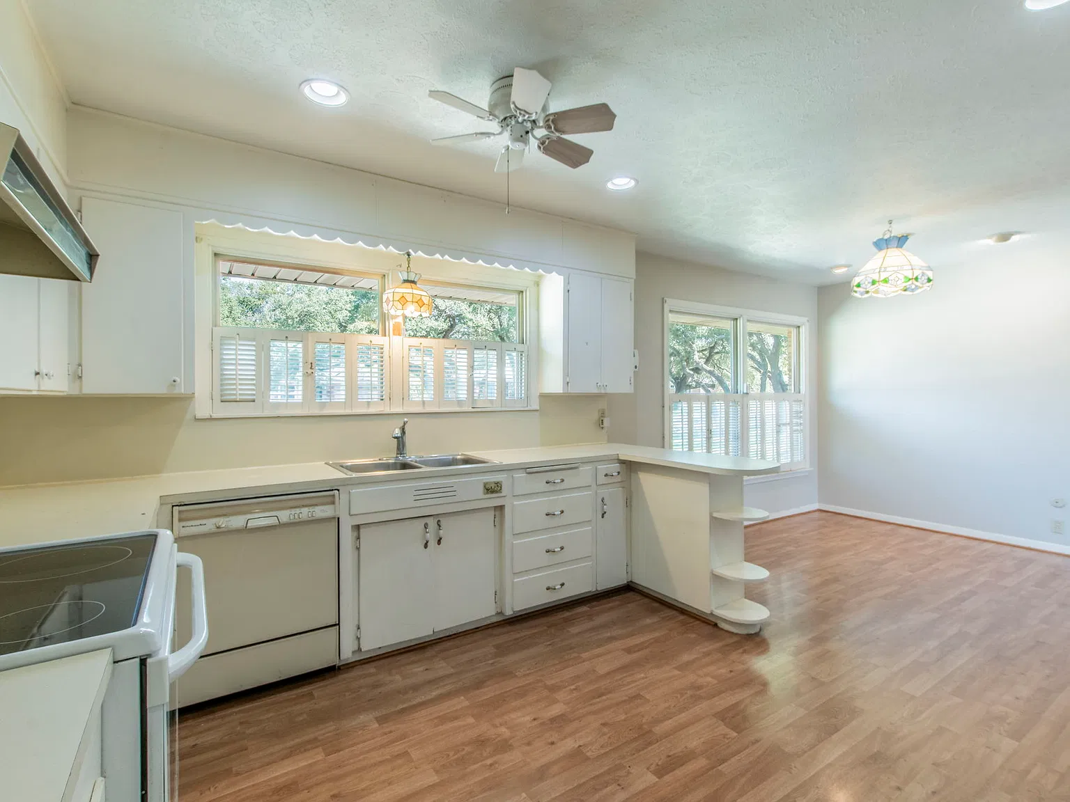 3 bed, 2261 sqft, $1,800 — Photo 2