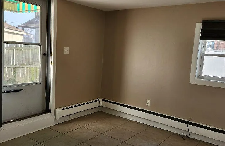 1001 Hunter Ave #4 — Photo 2