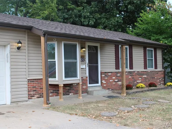 805 Saint Joseph Ave, O'Fallon, MO 63366