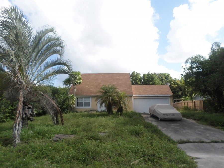 1st image of 5053 Woodland Dr