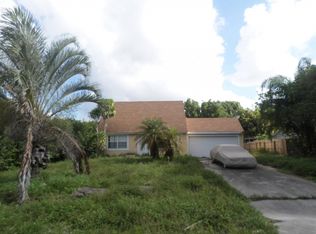 5053 Woodland Dr, Delray Beach, FL 33484